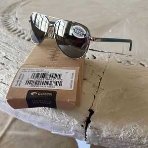 Costa Shiny Silver Mirror polarized sunglasses